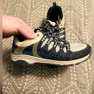 Chacos Tennis Shoes Women’s Size 11